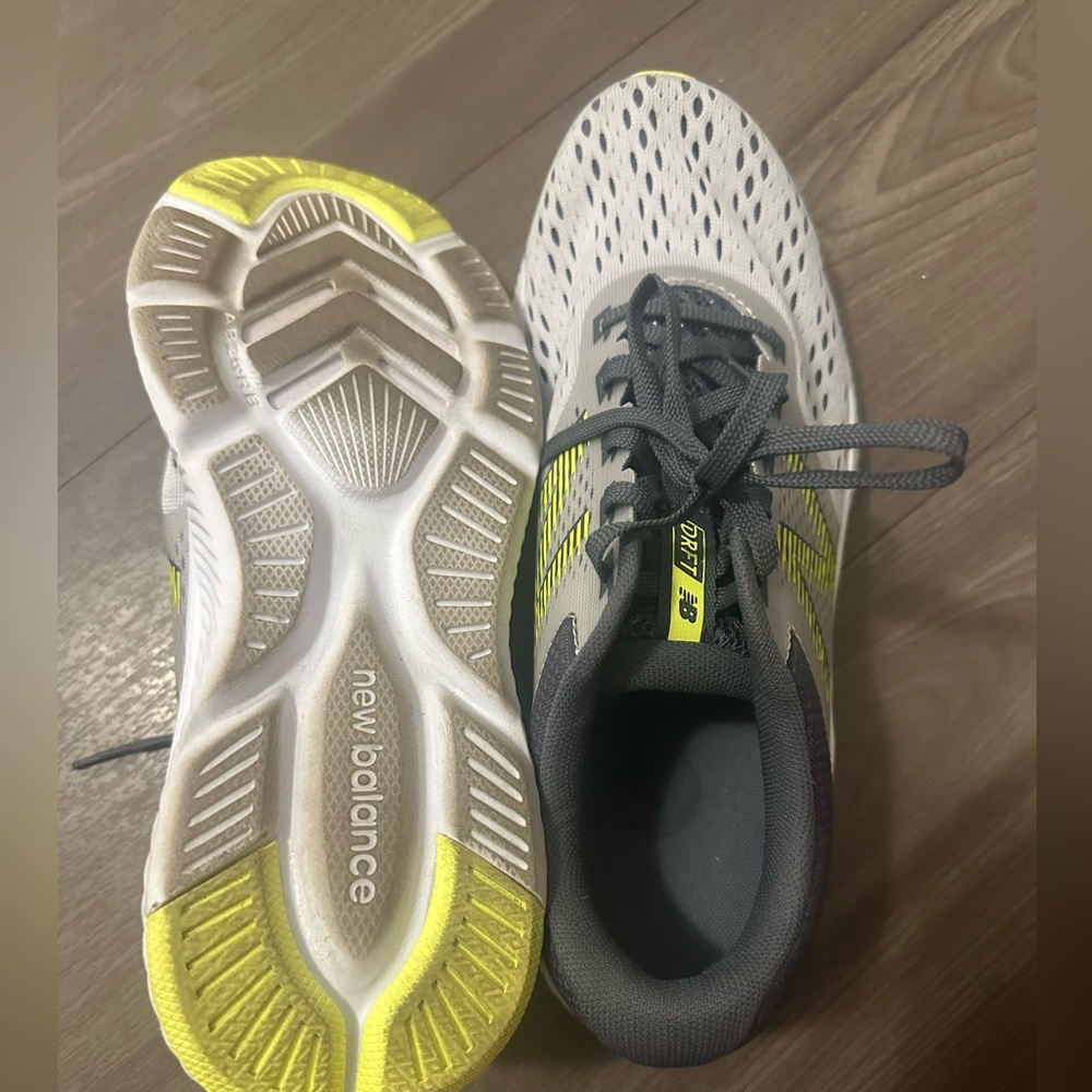 Men’s new balance athletic shoe